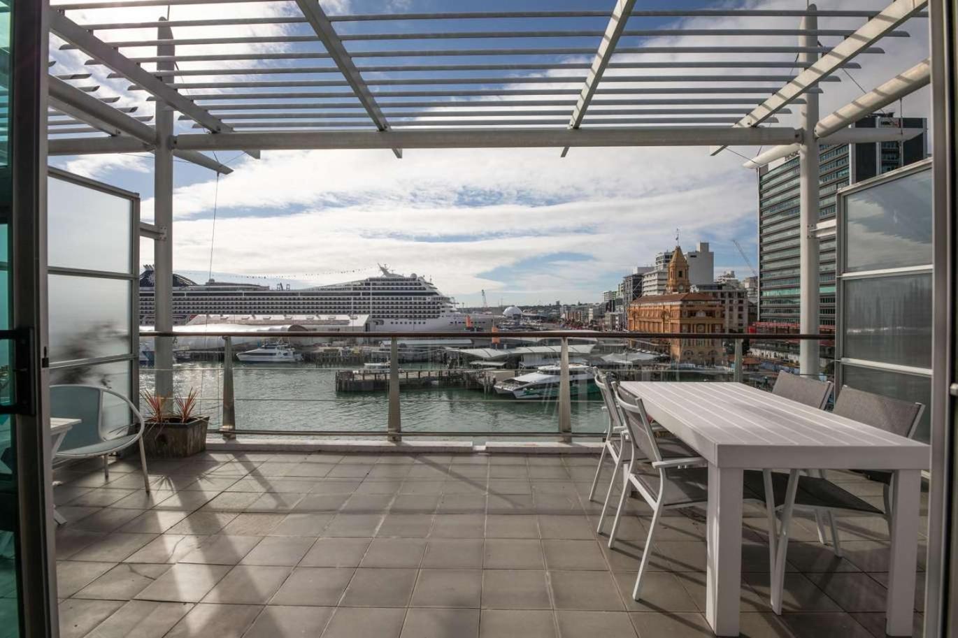 Waterfront Seaview Hotel Apartment - Same Building Block As Auckland Hilton Exterior photo